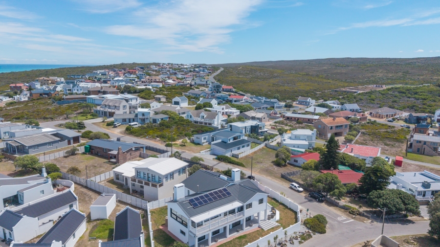 6 Bedroom Property for Sale in Agulhas Western Cape